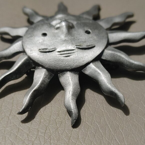 Sun Brooch Pin Vintage Pewter Smiling Unique Sunburst JJ Piece - Picture 6 of 9